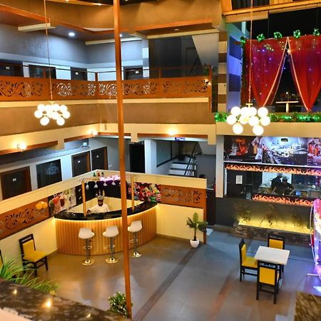 The Apple Tree Hotel Indore Luaran gambar